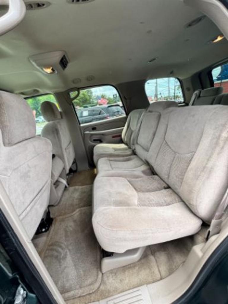 2004 Chevrolet Tahoe LS photo