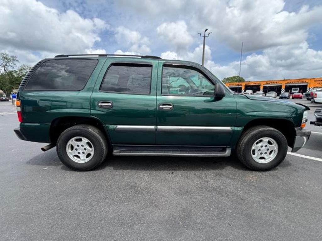 2004 Chevrolet Tahoe LS photo