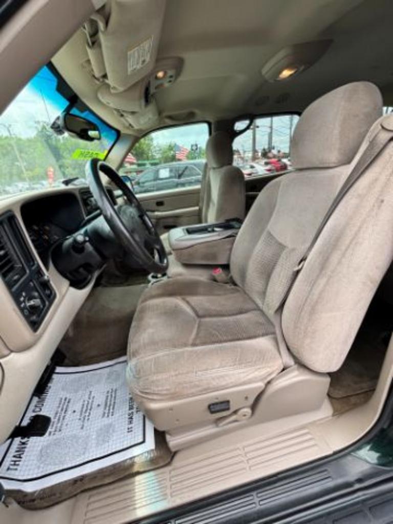 2004 Chevrolet Tahoe LS photo