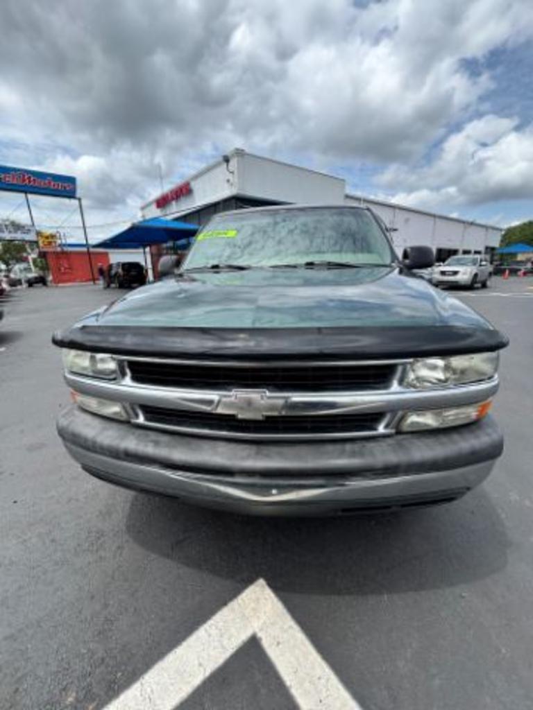 2004 Chevrolet Tahoe LS photo