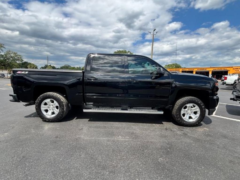2018 Chevrolet Silverado 1500 LT Crew Cab 4WD photo