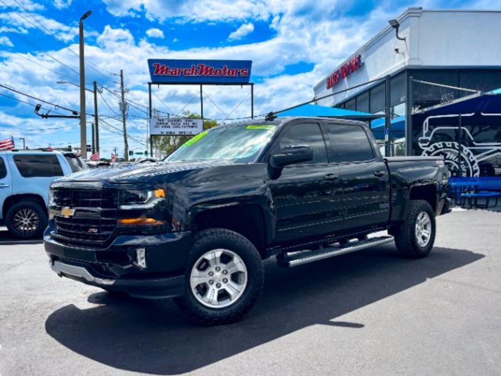 2018 Chevrolet Silverado 1500 LT Crew Cab 4WD photo