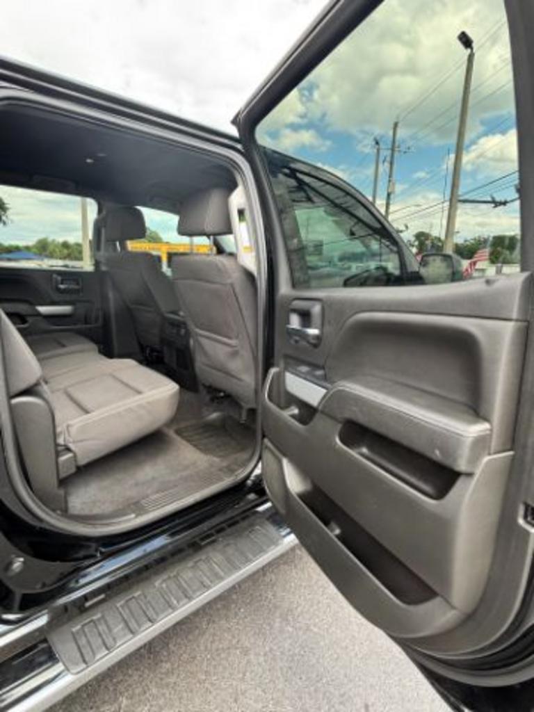 2018 Chevrolet Silverado 1500 LT Crew Cab 4WD photo