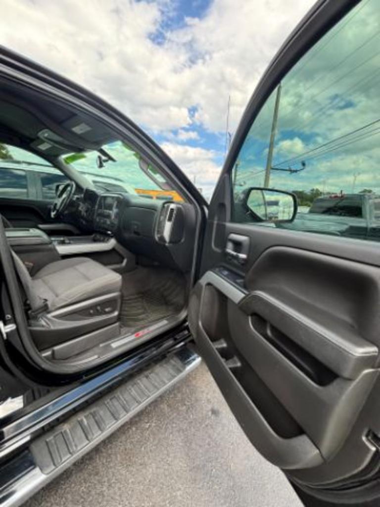 2018 Chevrolet Silverado 1500 LT Crew Cab 4WD photo