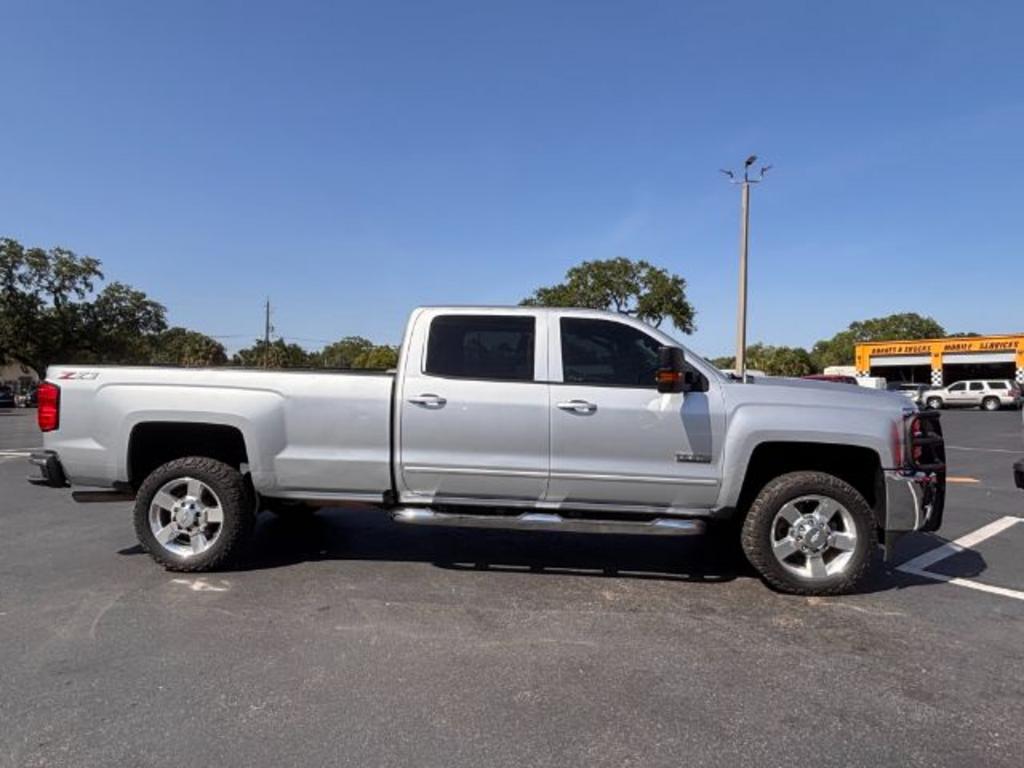 2018 Chevrolet Silverado 2500HD LT photo
