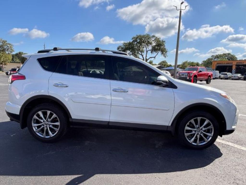 2017 Toyota RAV4 Limited photo