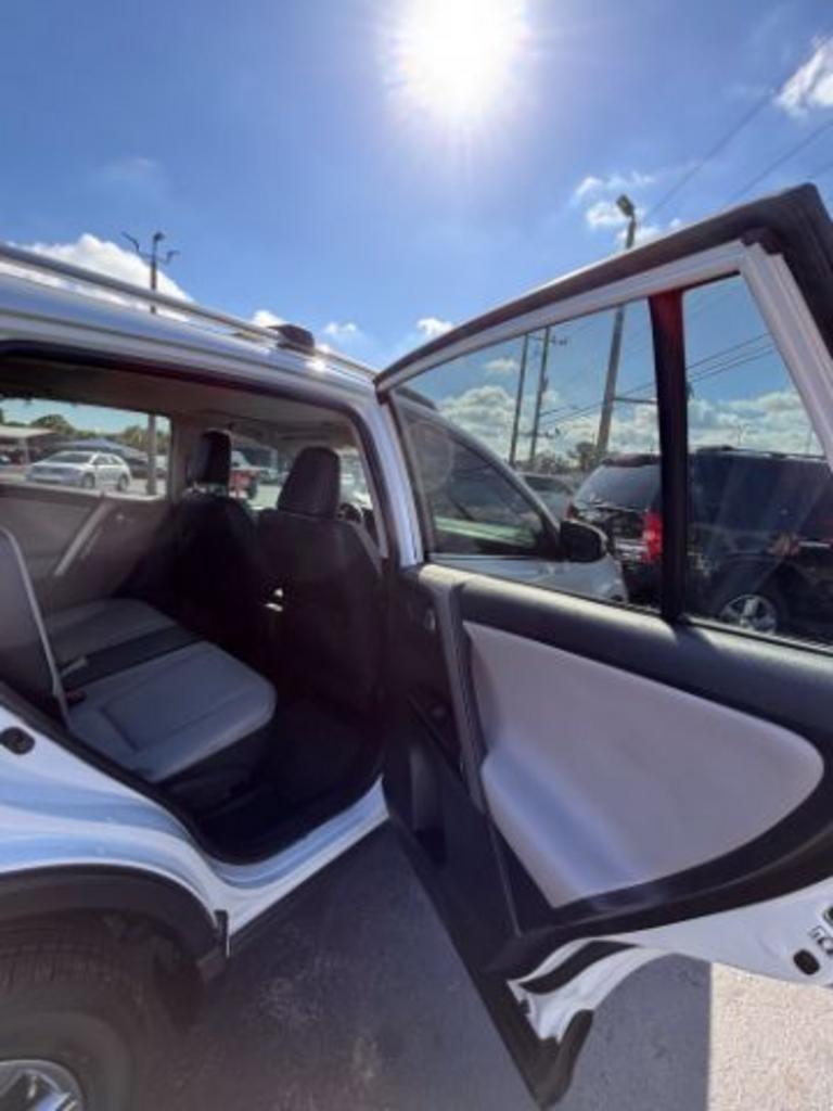 2017 Toyota RAV4 Limited photo