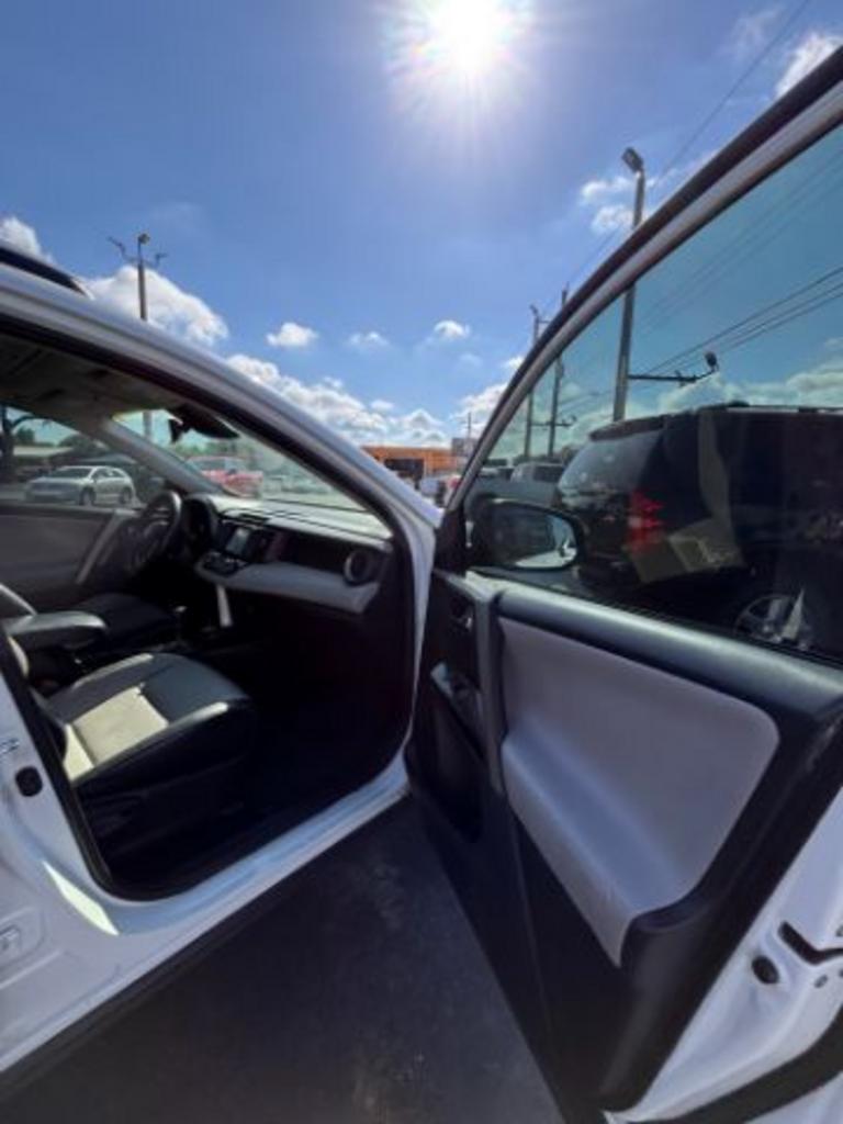 2017 Toyota RAV4 Limited photo