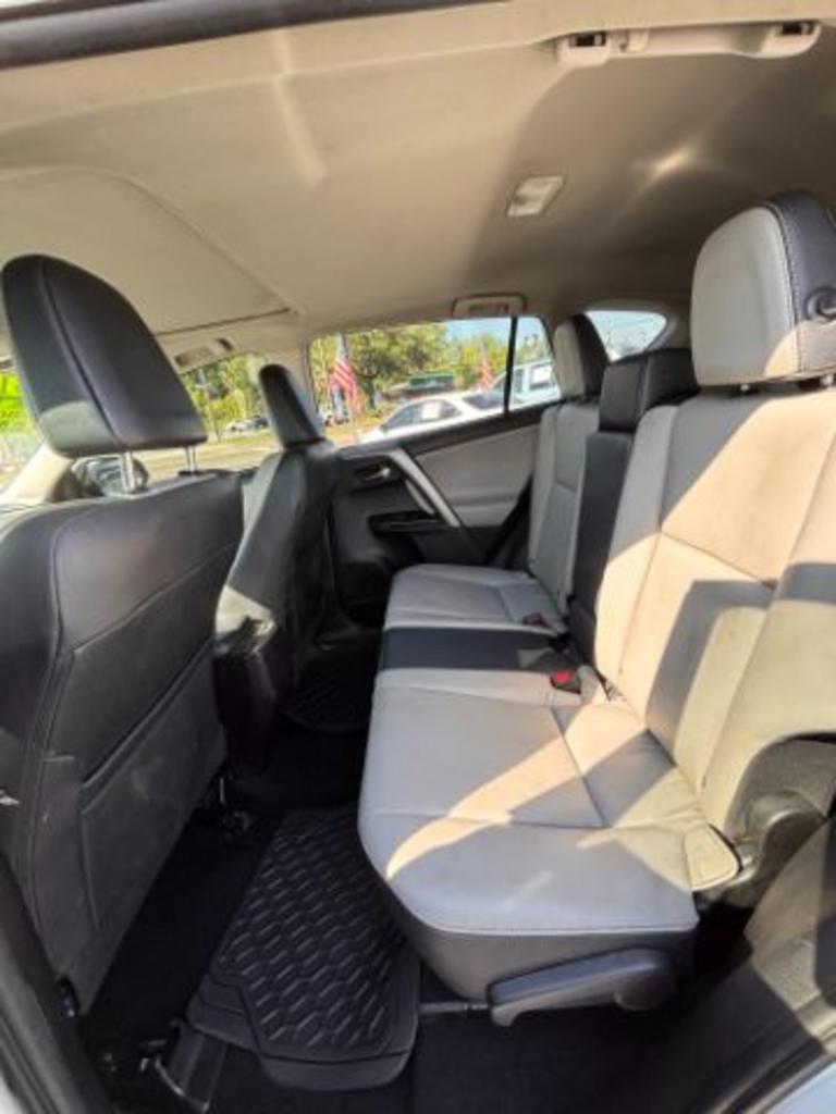 2017 Toyota RAV4 Limited photo