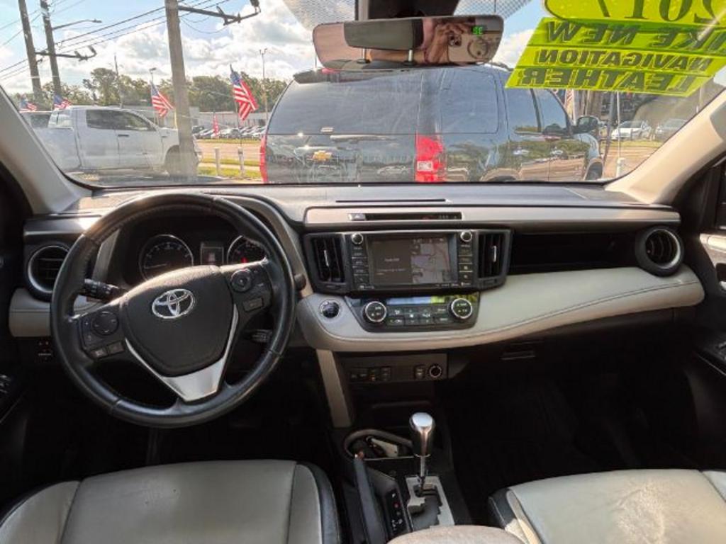 2017 Toyota RAV4 Limited photo