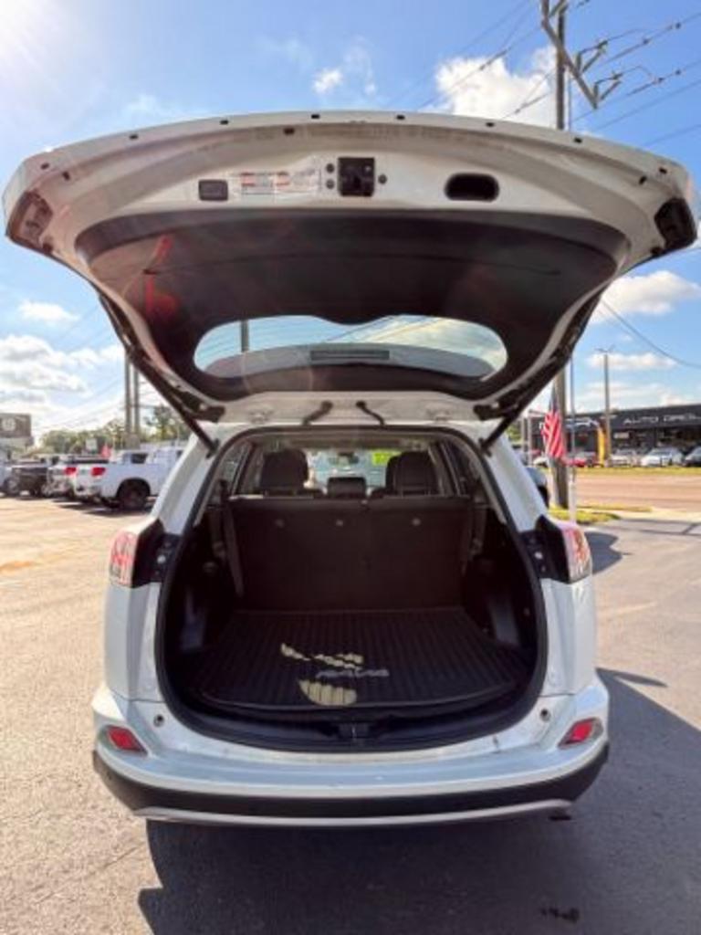2017 Toyota RAV4 Limited photo