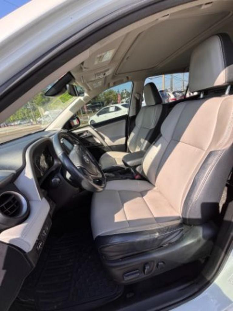 2017 Toyota RAV4 Limited photo
