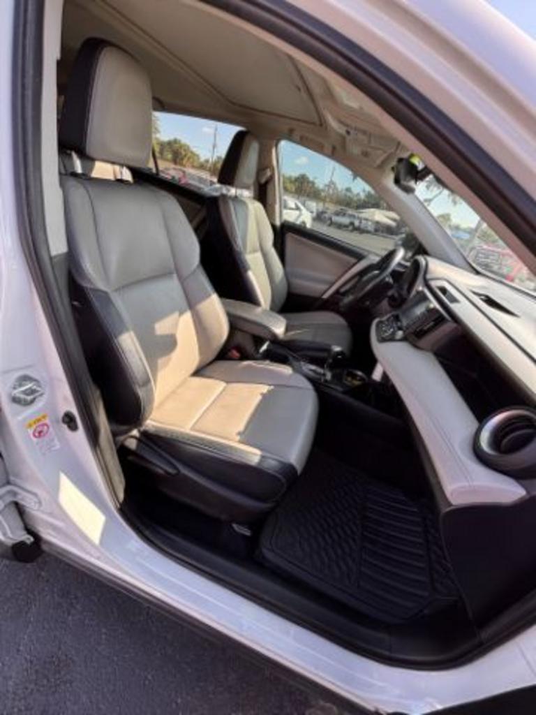 2017 Toyota RAV4 Limited photo