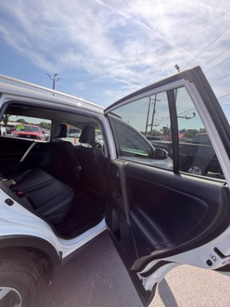 2015 Toyota RAV4 Limited photo
