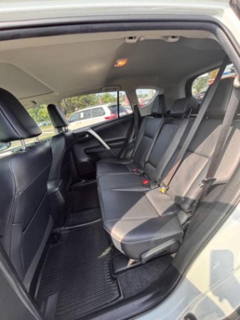 2015 Toyota RAV4 Limited photo