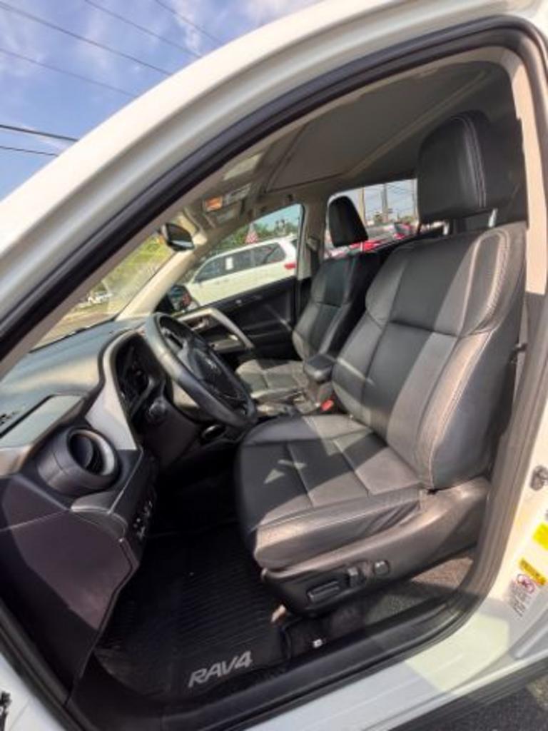 2015 Toyota RAV4 Limited photo