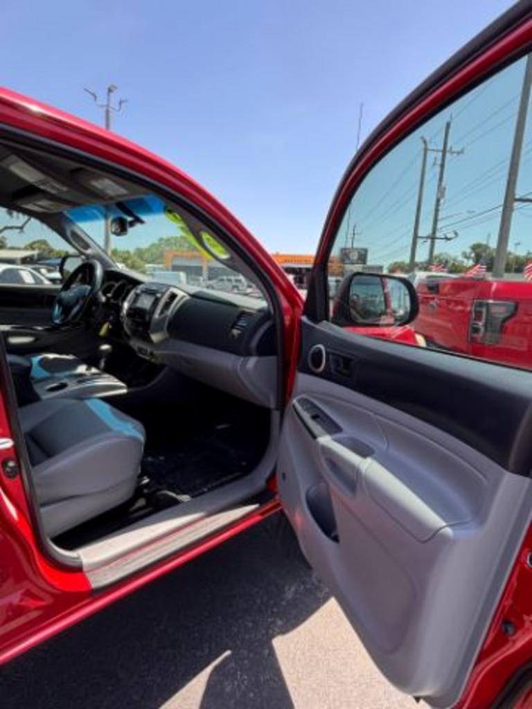 2013 Toyota Tacoma V6 photo