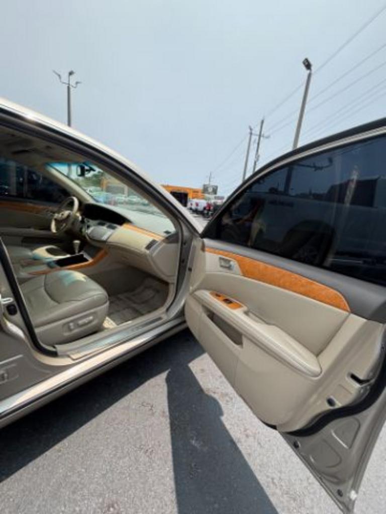 2006 Toyota Avalon XL photo