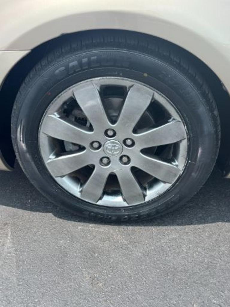 2006 Toyota Avalon XL photo