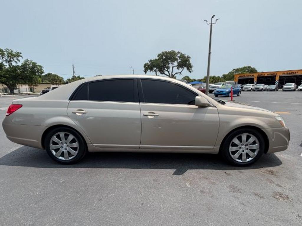 2006 Toyota Avalon XL photo