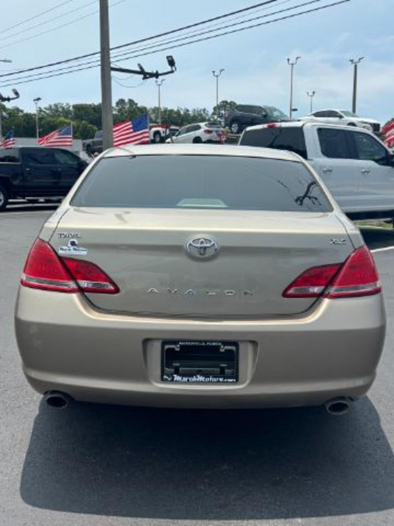 2006 Toyota Avalon XL photo