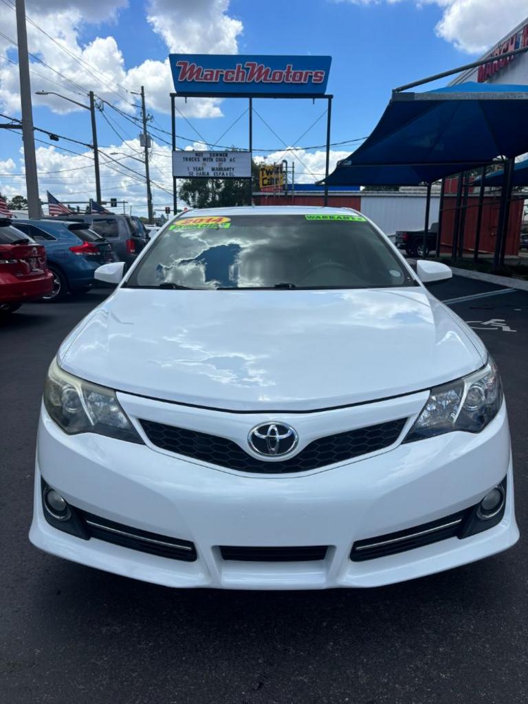 2014 Toyota Camry - $16,999