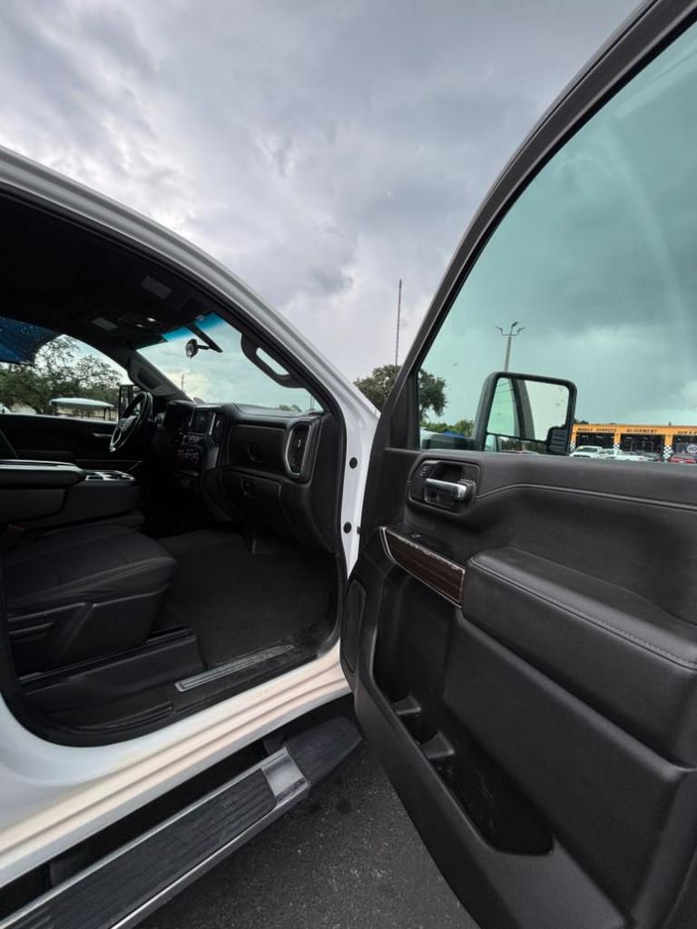 2022 Chevrolet Silverado Hd - $36,999