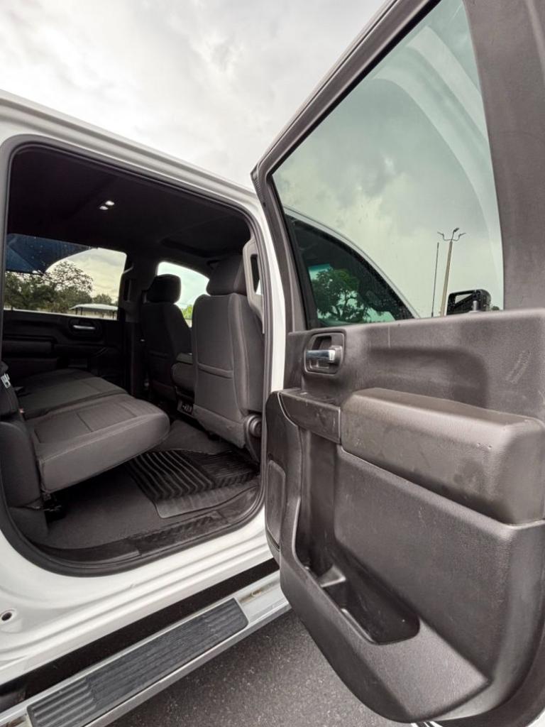 2022 Chevrolet Silverado Hd - $36,999