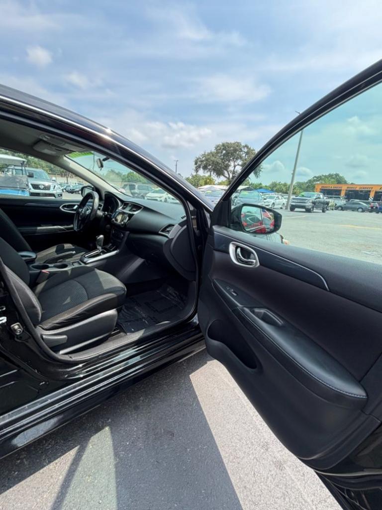 2016 Nissan Sentra - $13,999