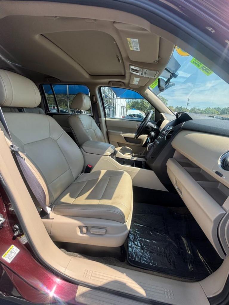 2015 Honda Pilot - $17,990