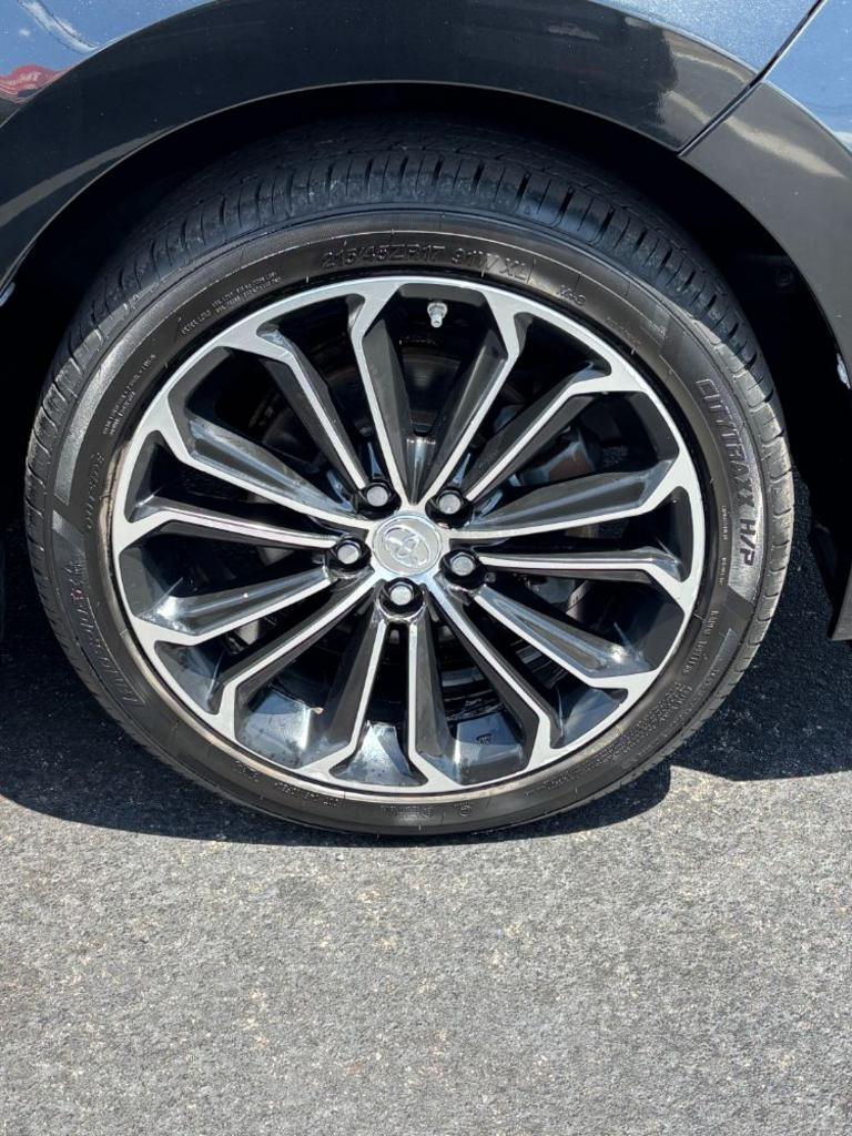 2014 Toyota Corolla - $13,999