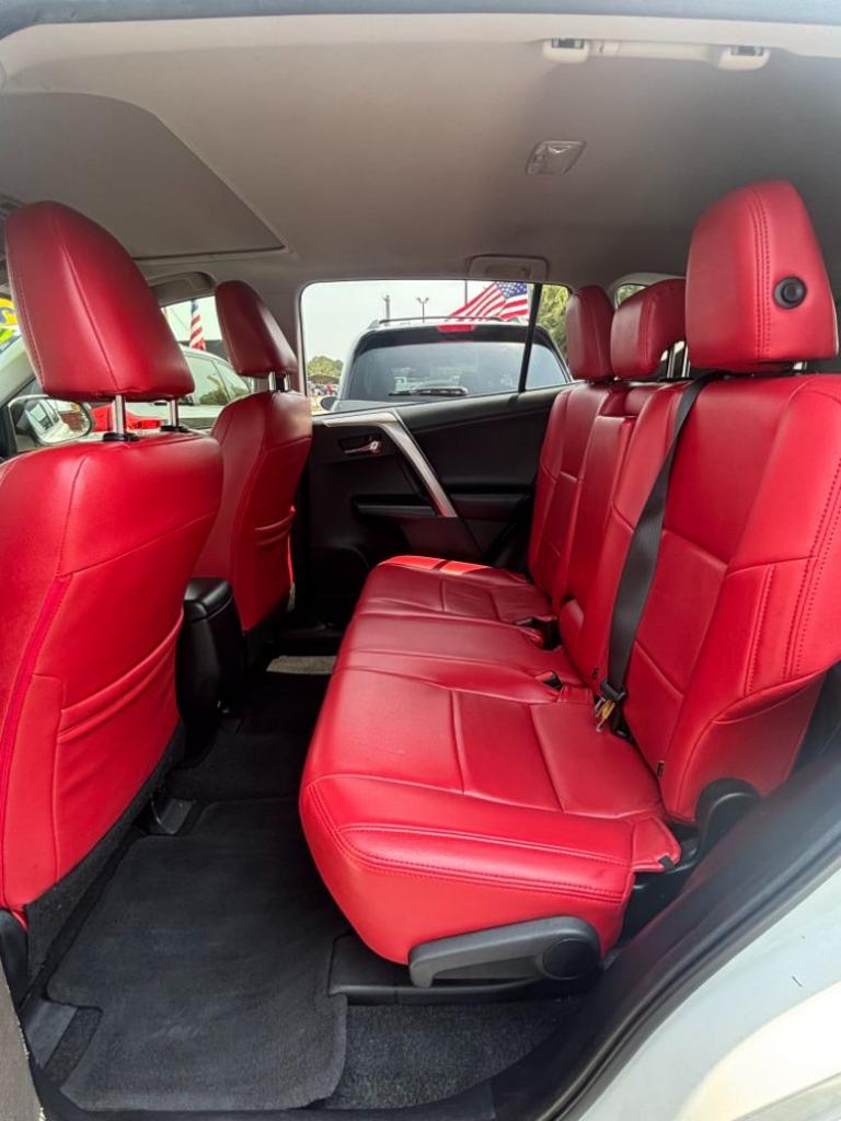 2018 Toyota RAV4 - $19,999
