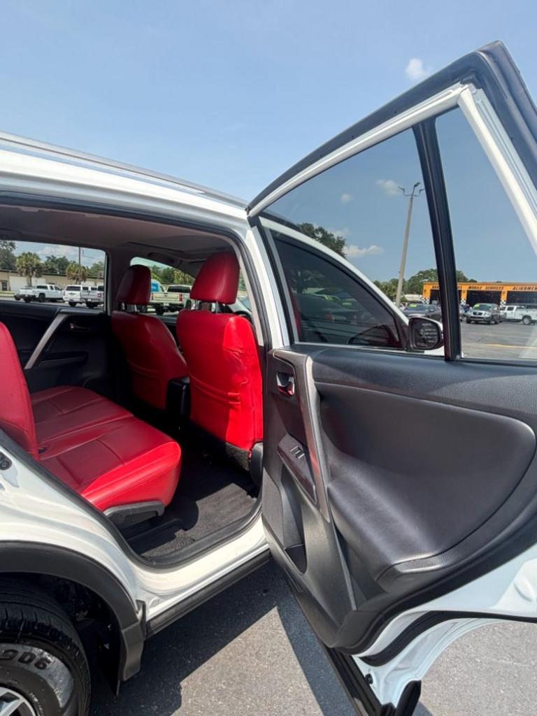 2018 Toyota RAV4 - $19,999