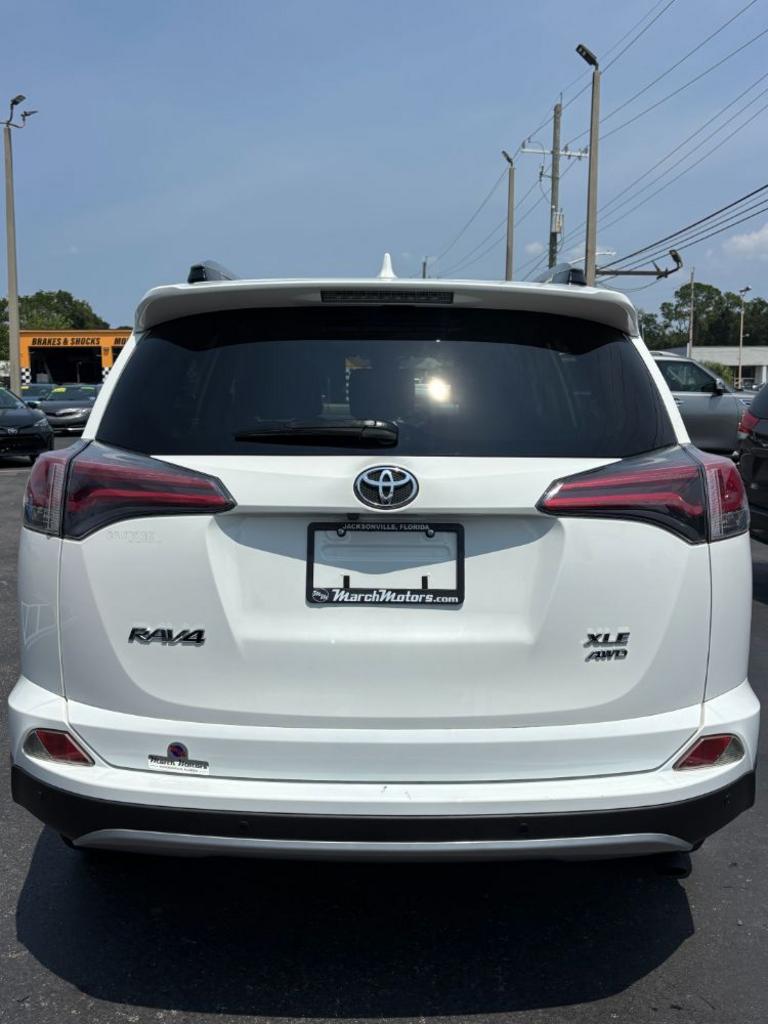 2018 Toyota RAV4 - $19,999