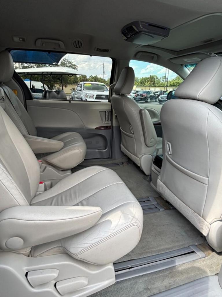 2013 Toyota Sienna - $10,999