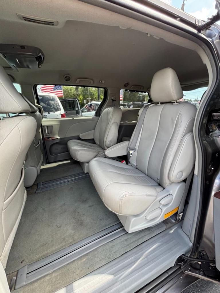 2013 Toyota Sienna - $10,999