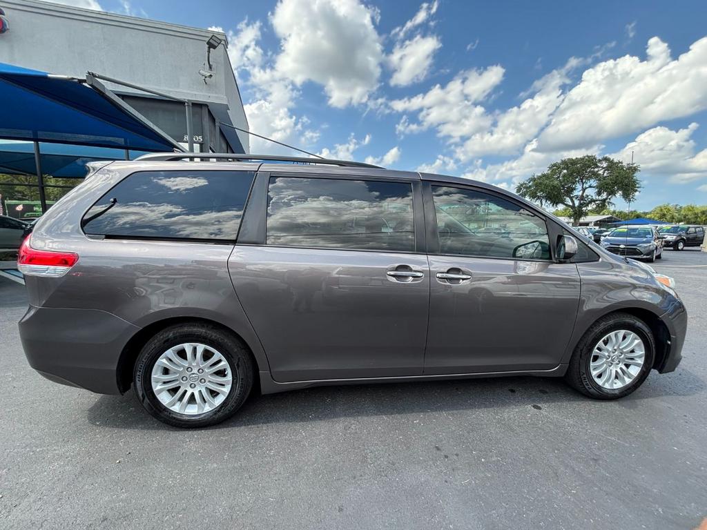 2013 Toyota Sienna - $10,999
