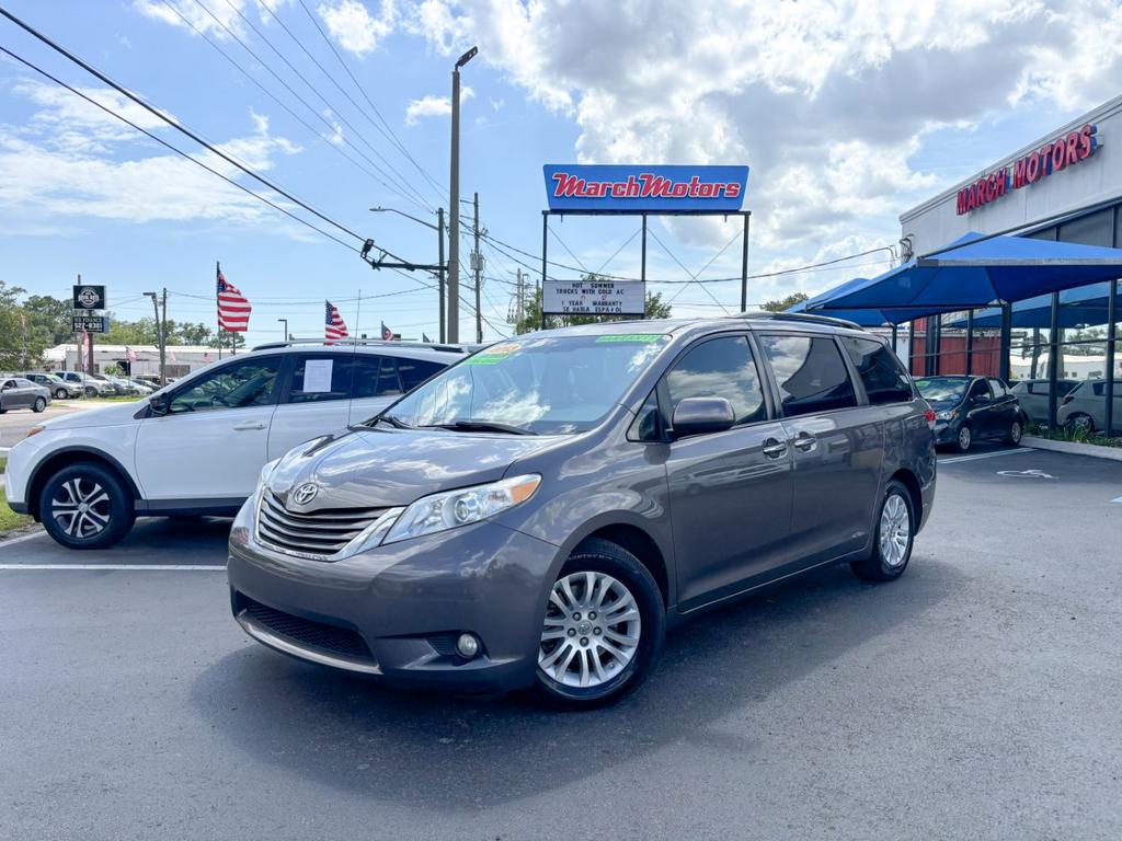 2013 Toyota Sienna - $10,999