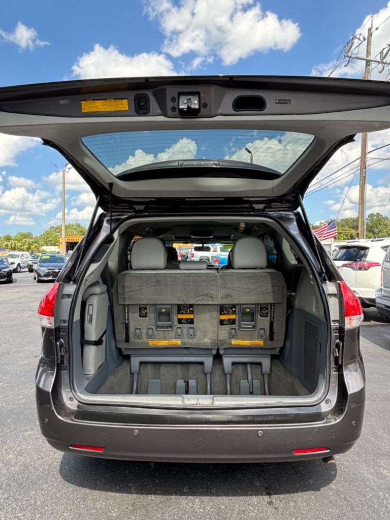 2013 Toyota Sienna - $10,999