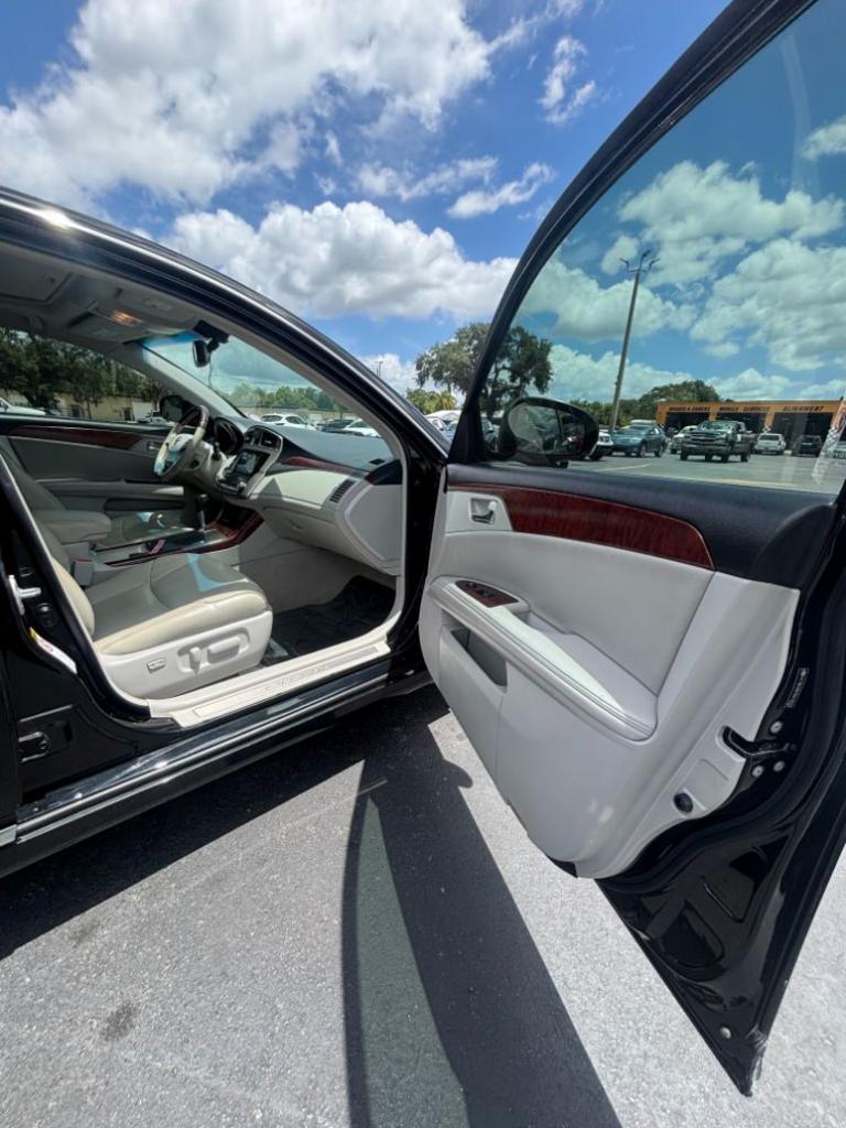 2011 Toyota Avalon - $14,999