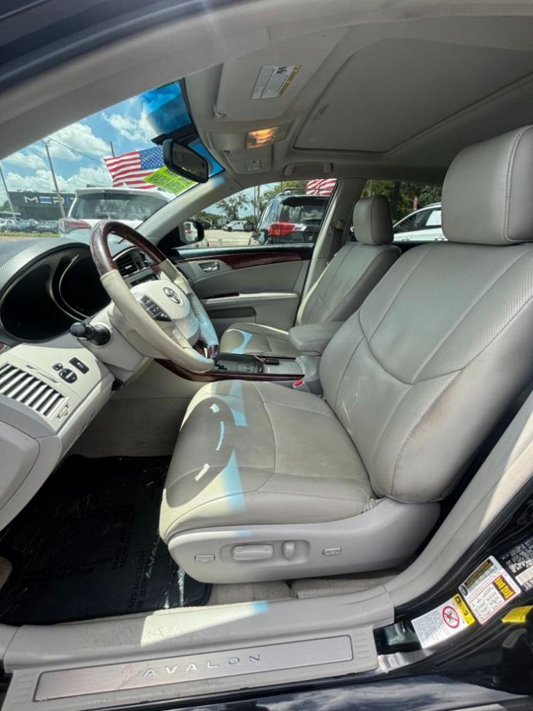 2011 Toyota Avalon - $14,999