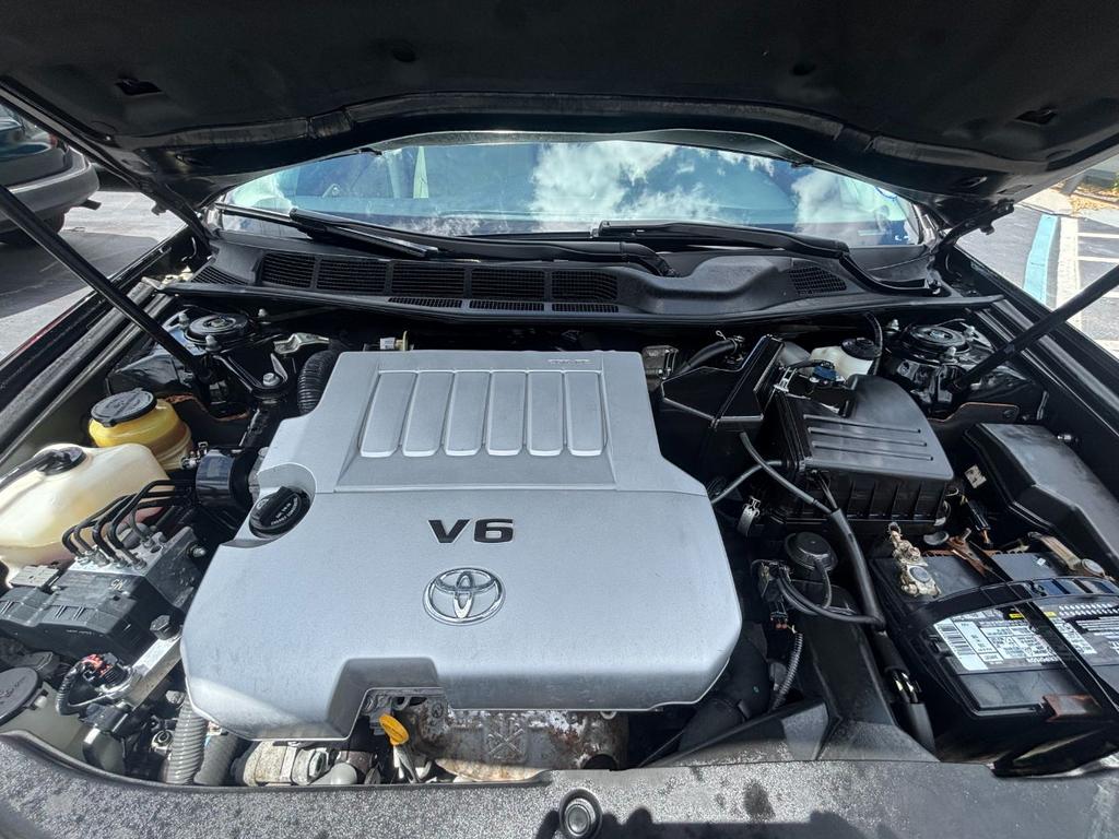 2011 Toyota Avalon - $14,999