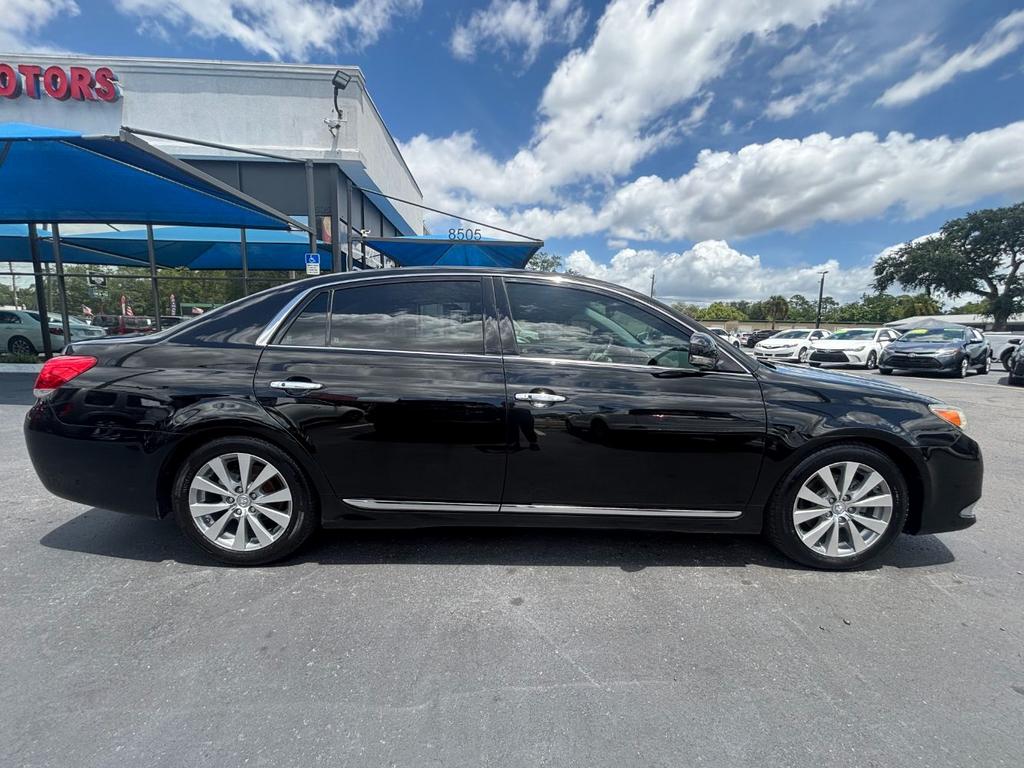 2011 Toyota Avalon - $14,999