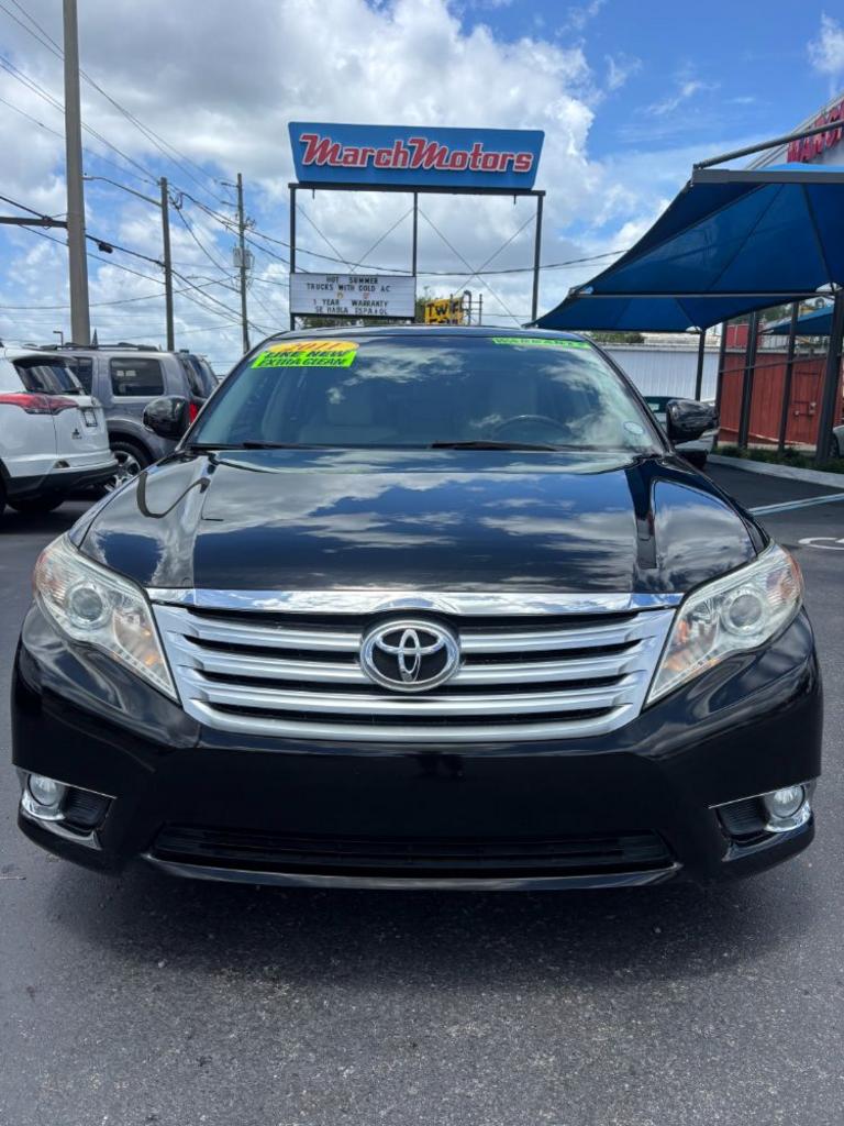2011 Toyota Avalon - $14,999