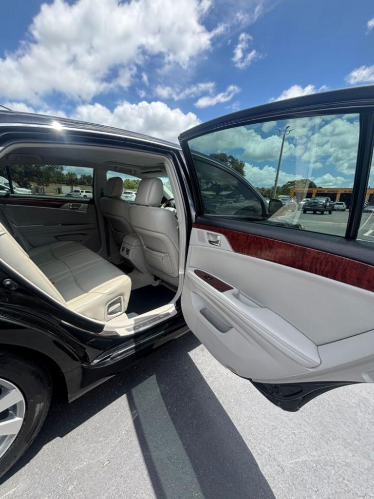 2011 Toyota Avalon - $14,999