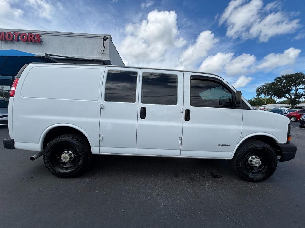 2004 Chevrolet Express - $10,999