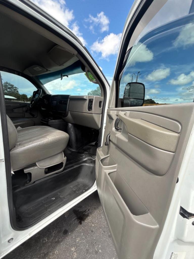 2004 Chevrolet Express - $10,999