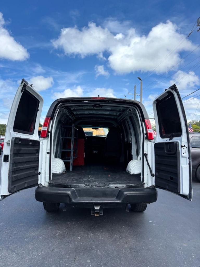 2004 Chevrolet Express - $10,999