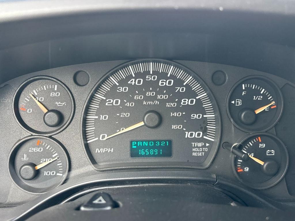 2004 Chevrolet Express - $10,999