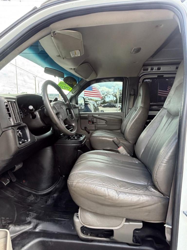 2004 Chevrolet Express - $10,999
